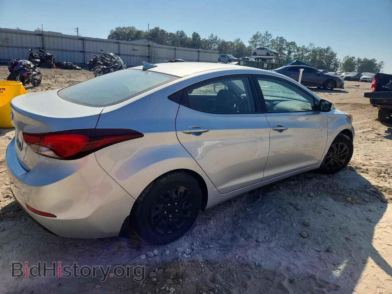 2016 HYUNDAI ELANTRA - VIN: 5NPDH4AE0GH784821 - Фото 3