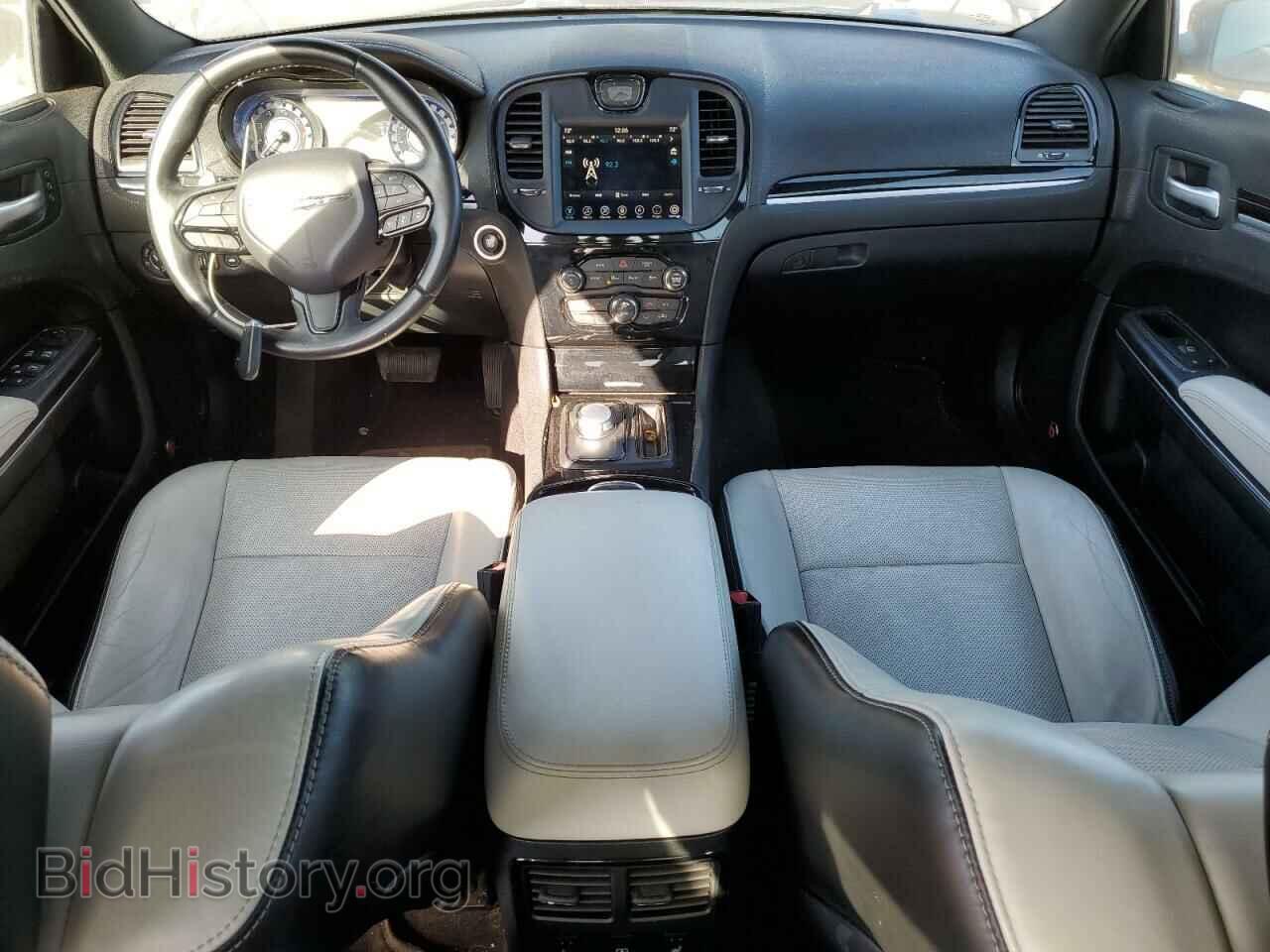 2017 CHRYSLER 300 - VIN: 2C3CCAGG0HH521938 - Фото 8