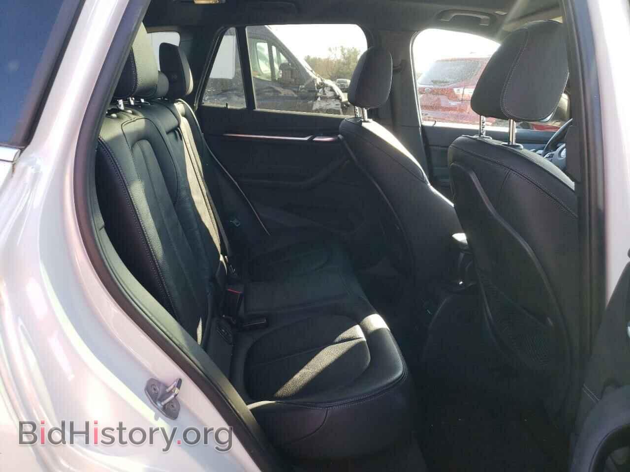 2018 BMW X1 - VIN: WBXHT3C37J5L33367 - Фото 10