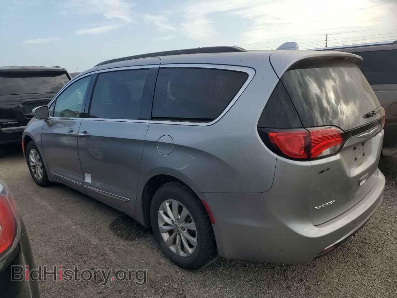 2017 CHRYSLER PACIFICA - VIN: 2C4RC1BG1HR836030 - Photo 2