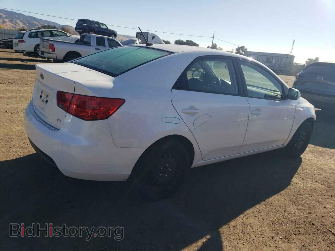 2011 KIA FORTE - VIN: KNAFU4A26B5357143 - Фото 3