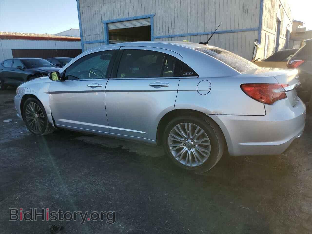 2011 CHRYSLER 200 - VIN: 1C3BC2FG2BN533560 - Фото 2