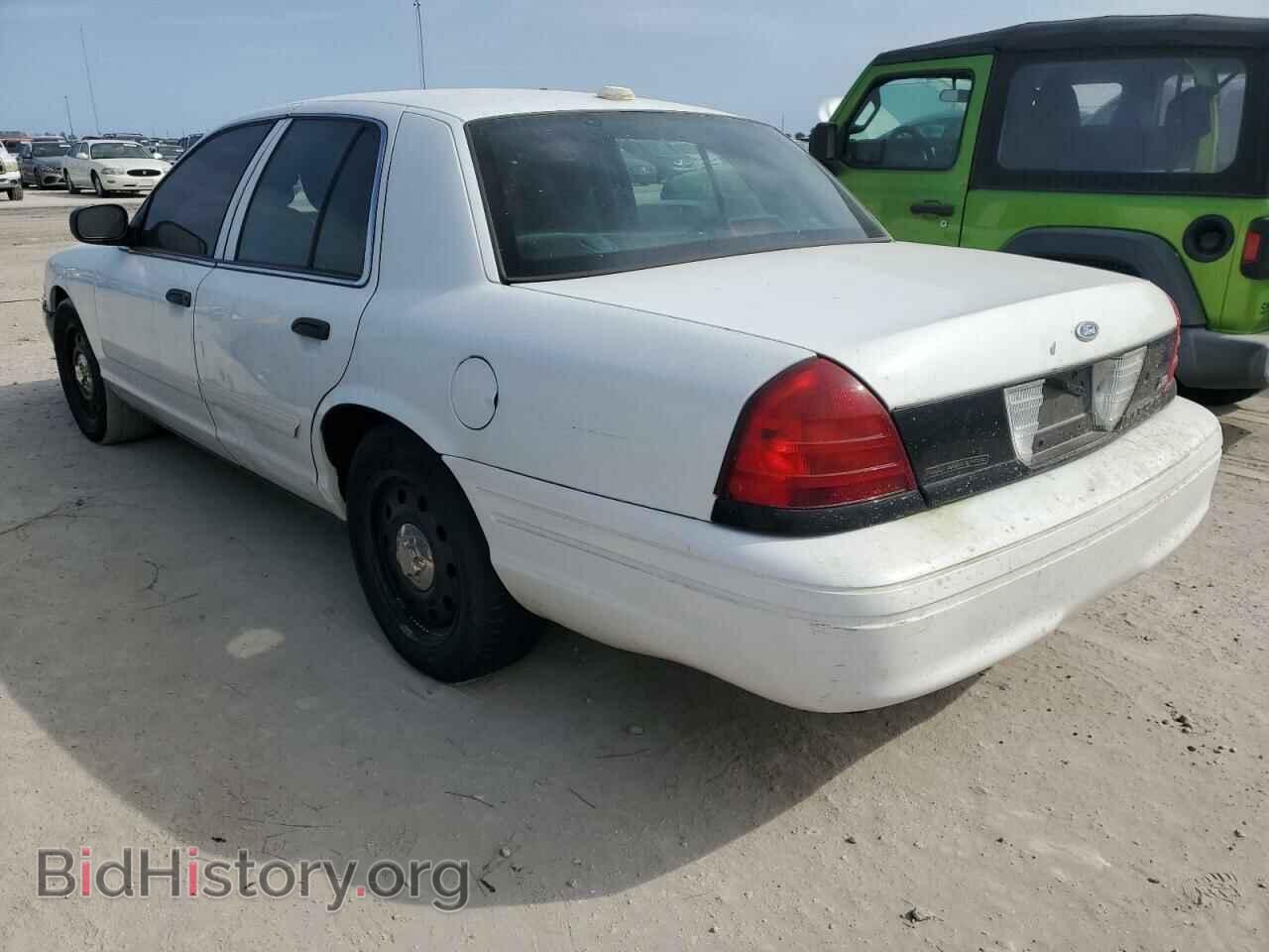 2011 FORD CROWN VIC - VIN: 2FABP7BV2BX113917 - Фото 2