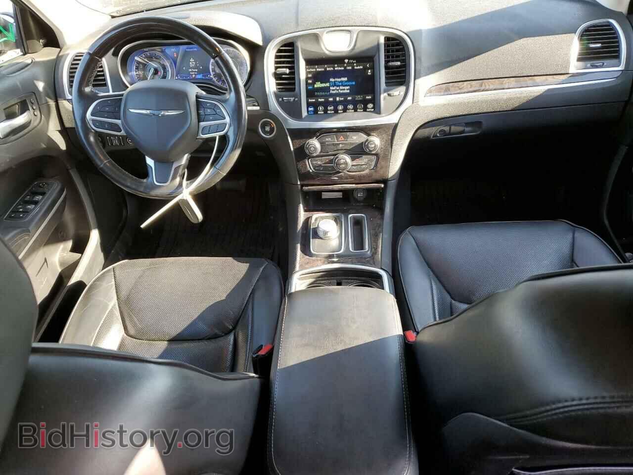 2019 CHRYSLER 300 - VIN: 2C3CCAEG3KH697800 - Фото 8