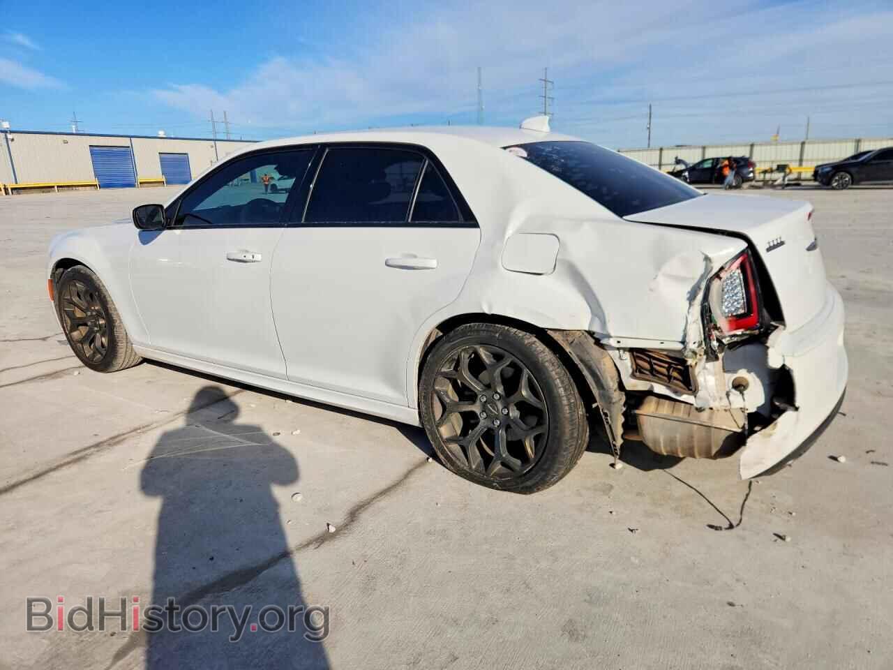2016 CHRYSLER 300 - VIN: 2C3CCABGXGH322420 - Фото 2