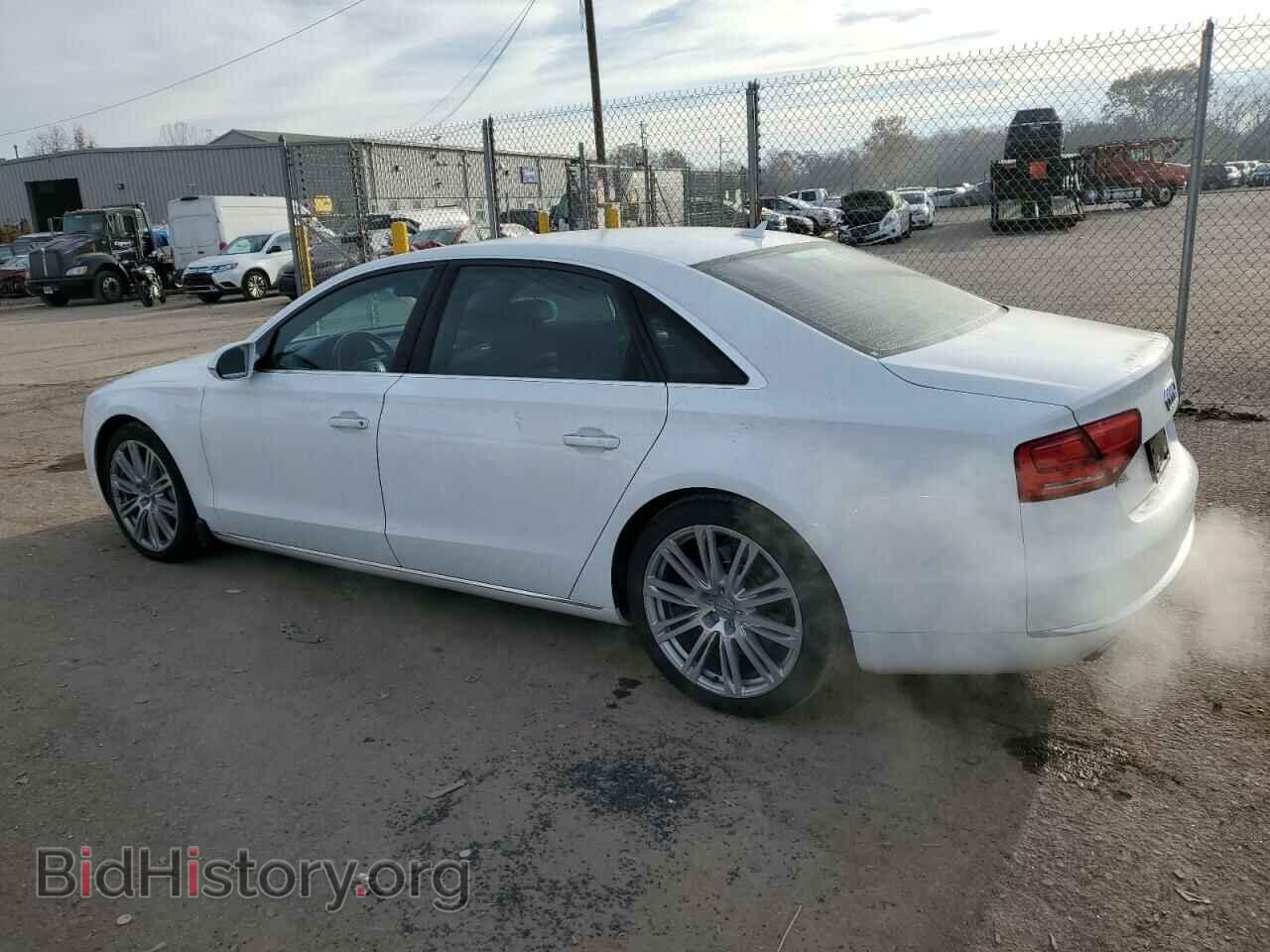 2011 AUDI A8 - VIN: WAURVAFD7BN018250 - Фото 2