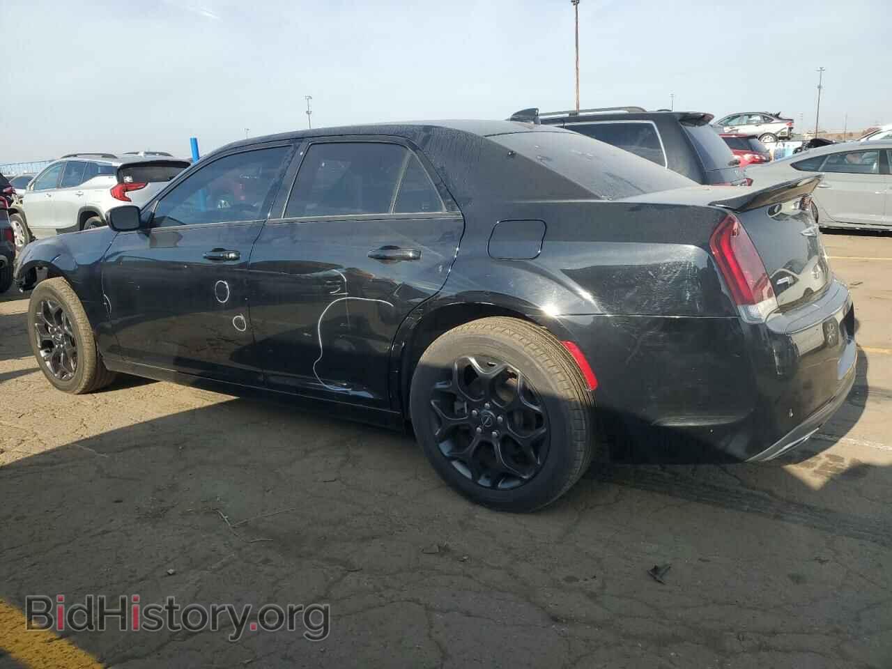 2019 CHRYSLER 300 - VIN: 2C3CCAGG0KH542926 - Фото 2