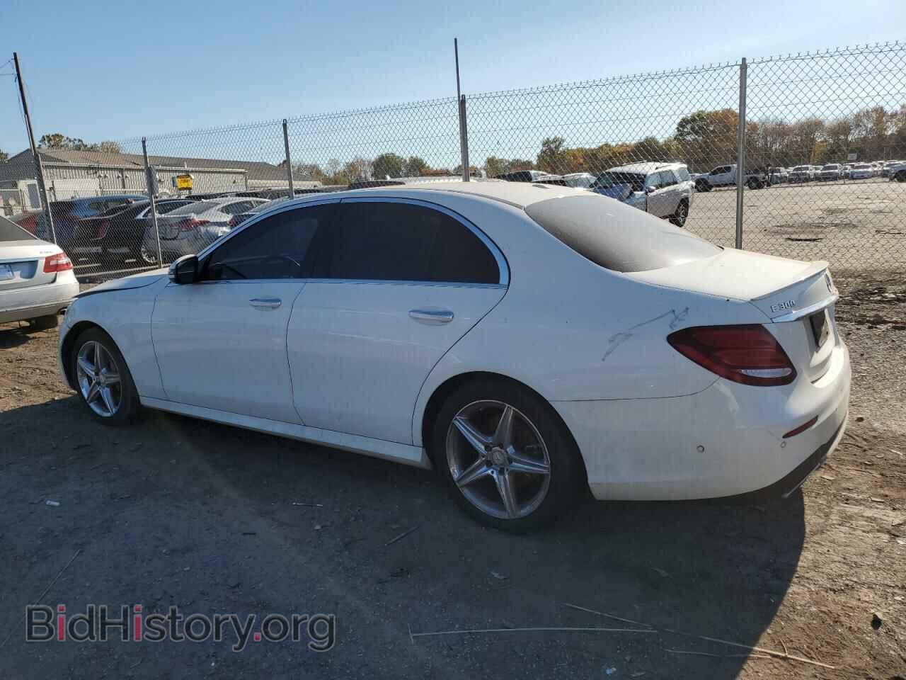 2017 MERCEDES-BENZ E-CLASS - VIN: WDDZF4JB8HA041677 - Фото 2
