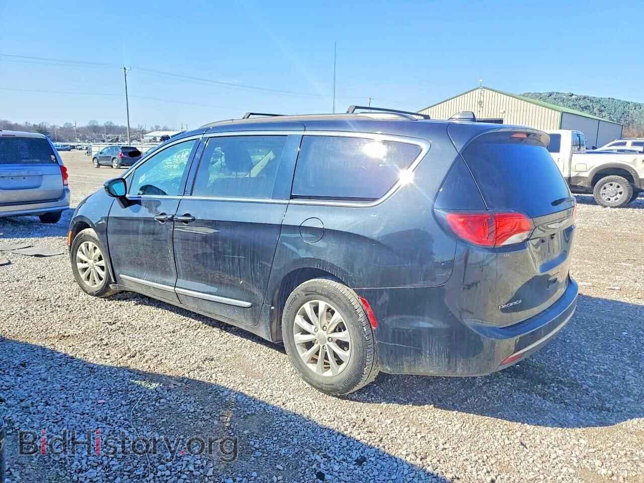 2017 Chrysler PACIFICA (VIN 2C4RC1BG5HR739008) — фото 2 из 13