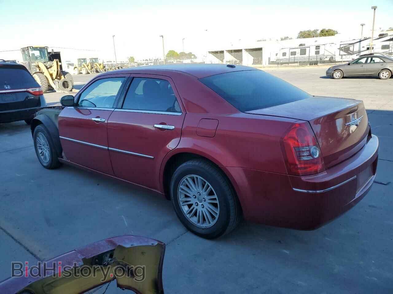 2010 CHRYSLER 300 - VIN: 2C3CA5CV4AH324732 - Фото 2