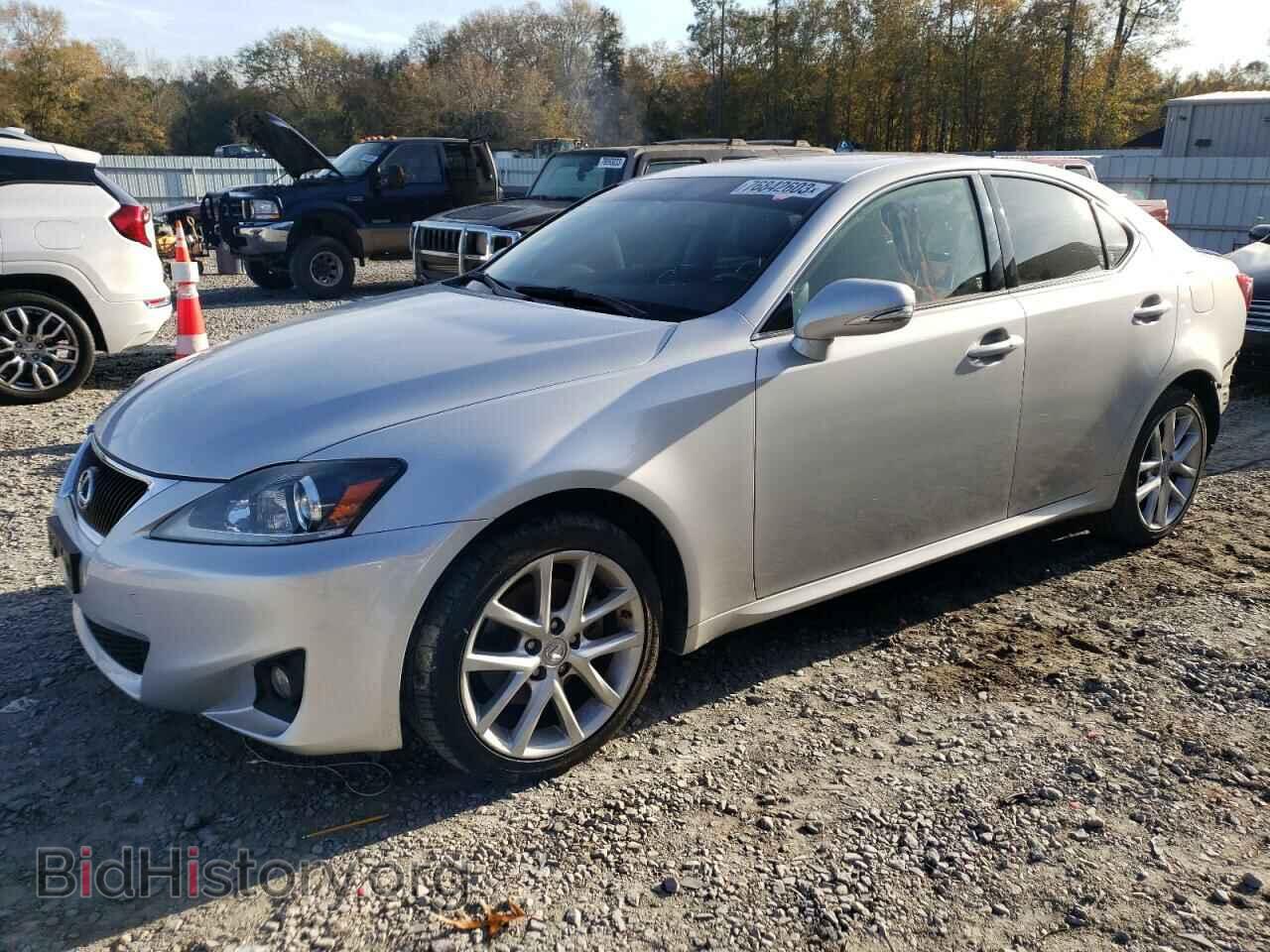 Photo JTHCF5C25B5048524 - LEXUS IS 2011