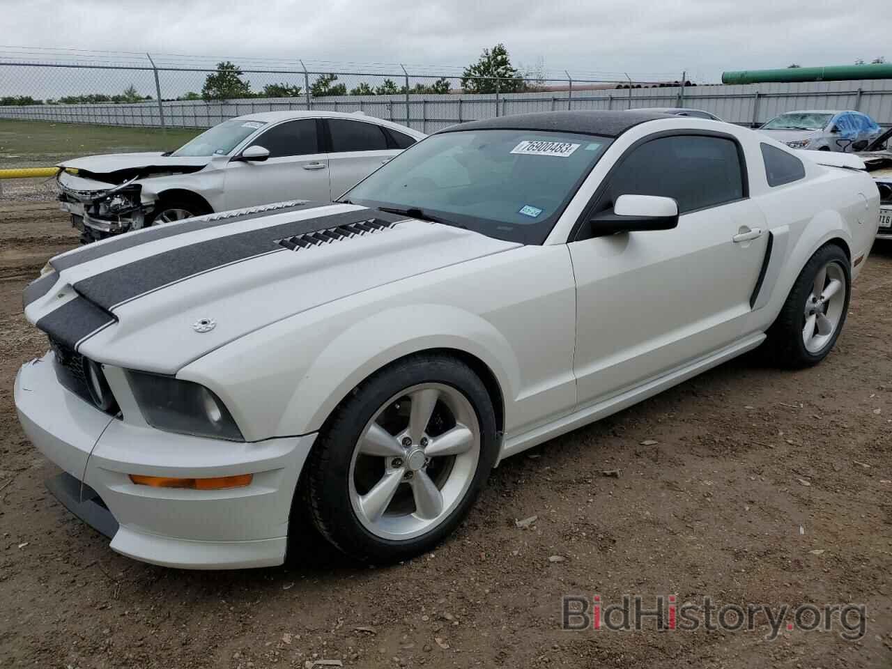 Photo 1ZVHT82H975333013 - FORD MUSTANG 2007
