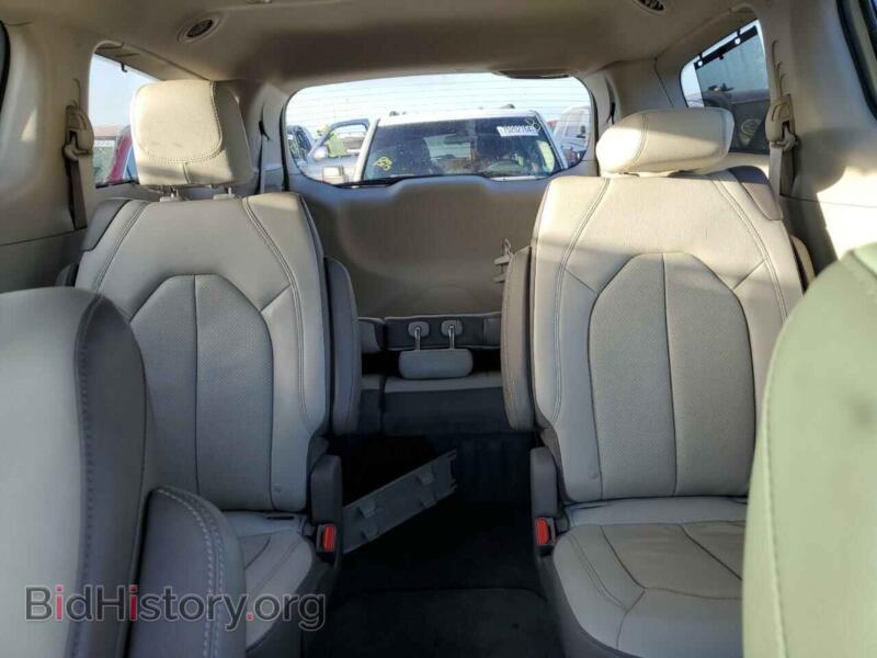 2019 Chrysler PACIFICA (VIN 2C4RC1BG4KR627954) — photo 10 of 14