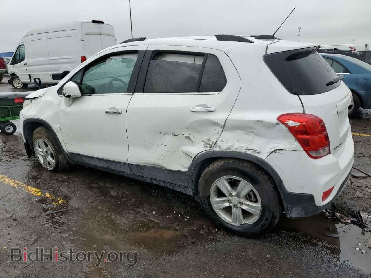 2017 CHEVROLET TRAX - VIN: 3GNCJPSB2HL217640 - Фото 2