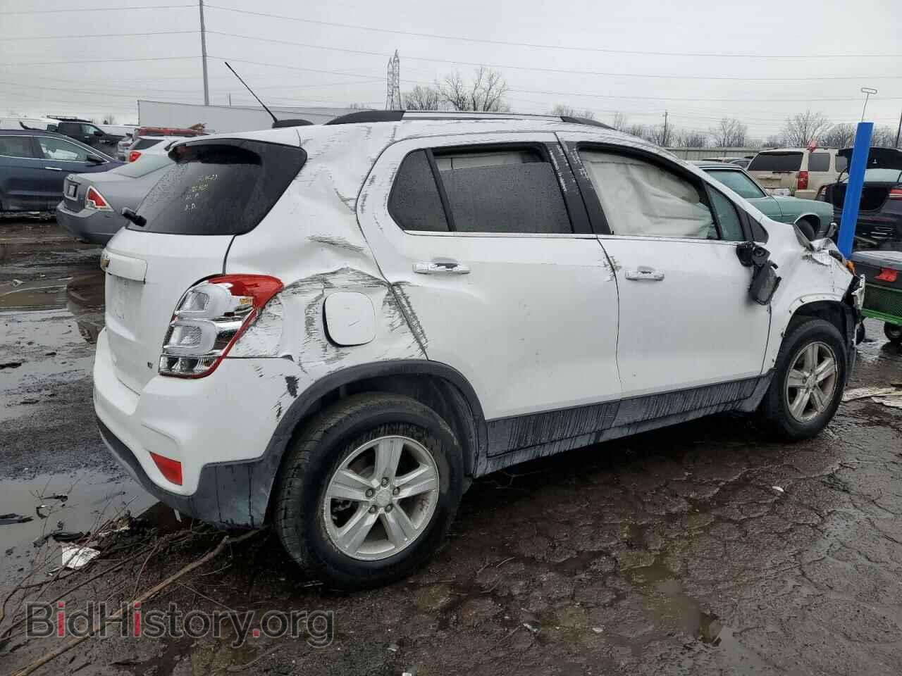 2017 CHEVROLET TRAX - VIN: 3GNCJPSB2HL217640 - Фото 3