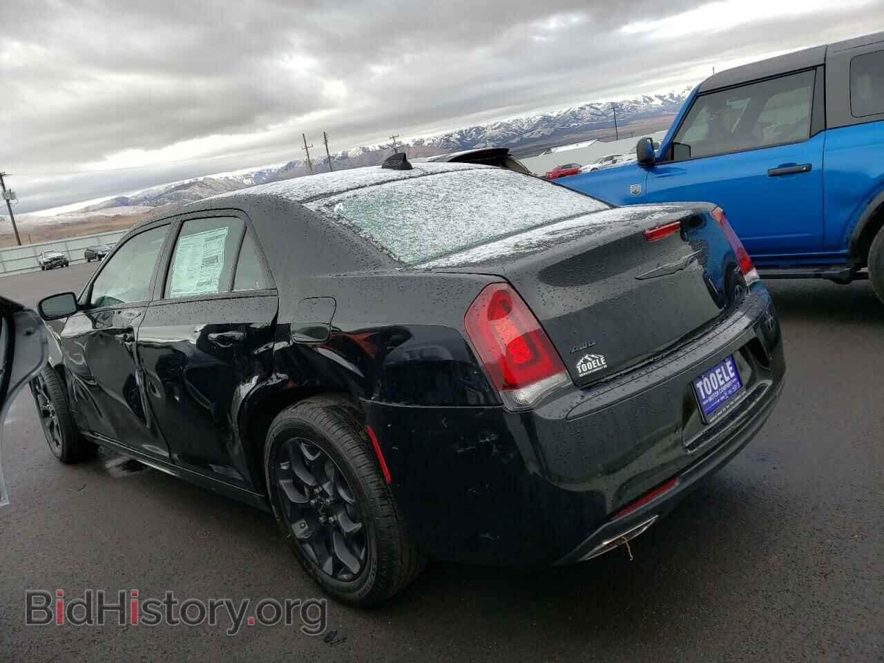 2023 CHRYSLER 300 - VIN: 2C3CCASGXPH662084 - Фото 2