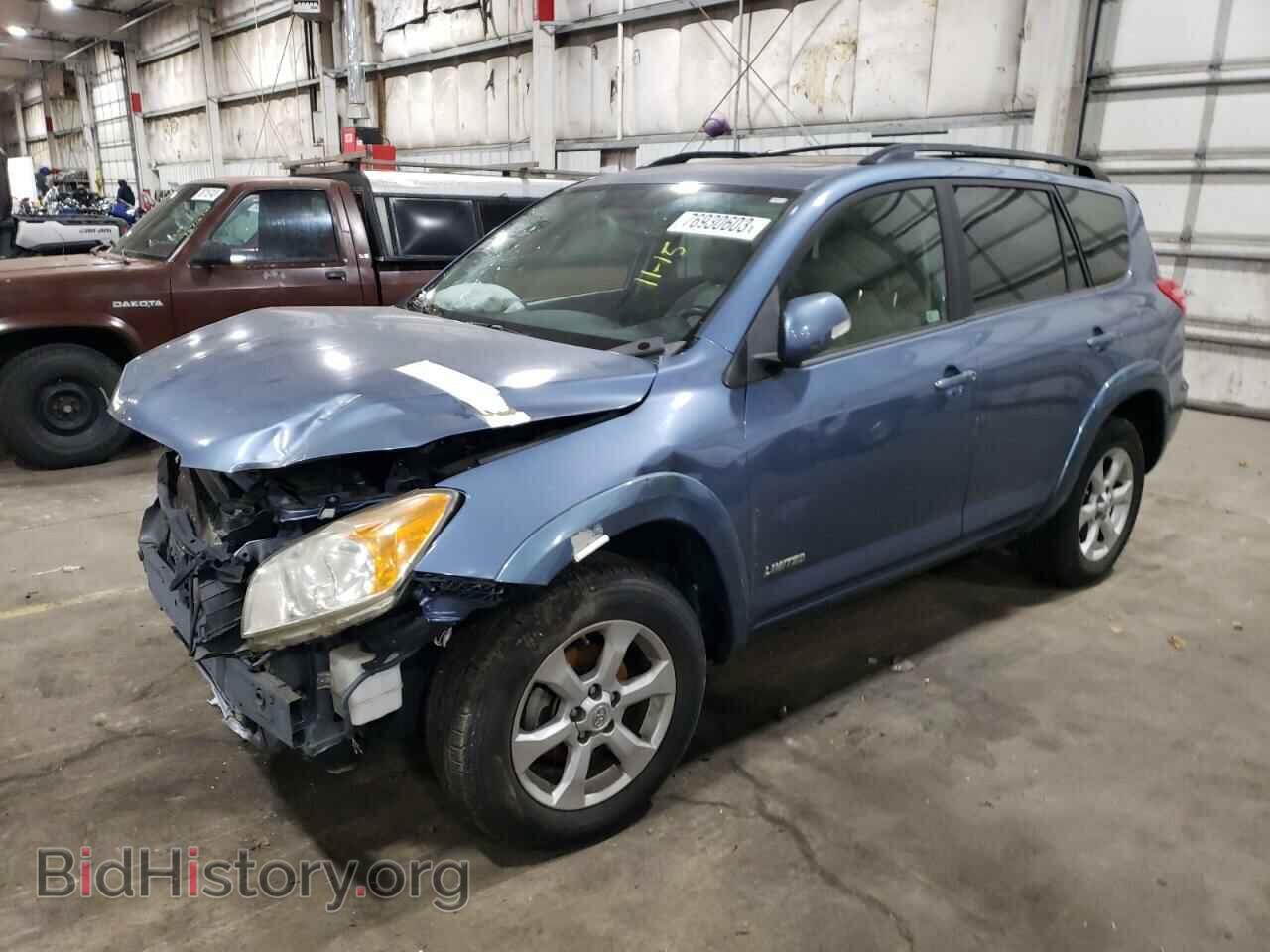 Фотография JTMDK4DV5BD018451 - TOYOTA RAV4 2011