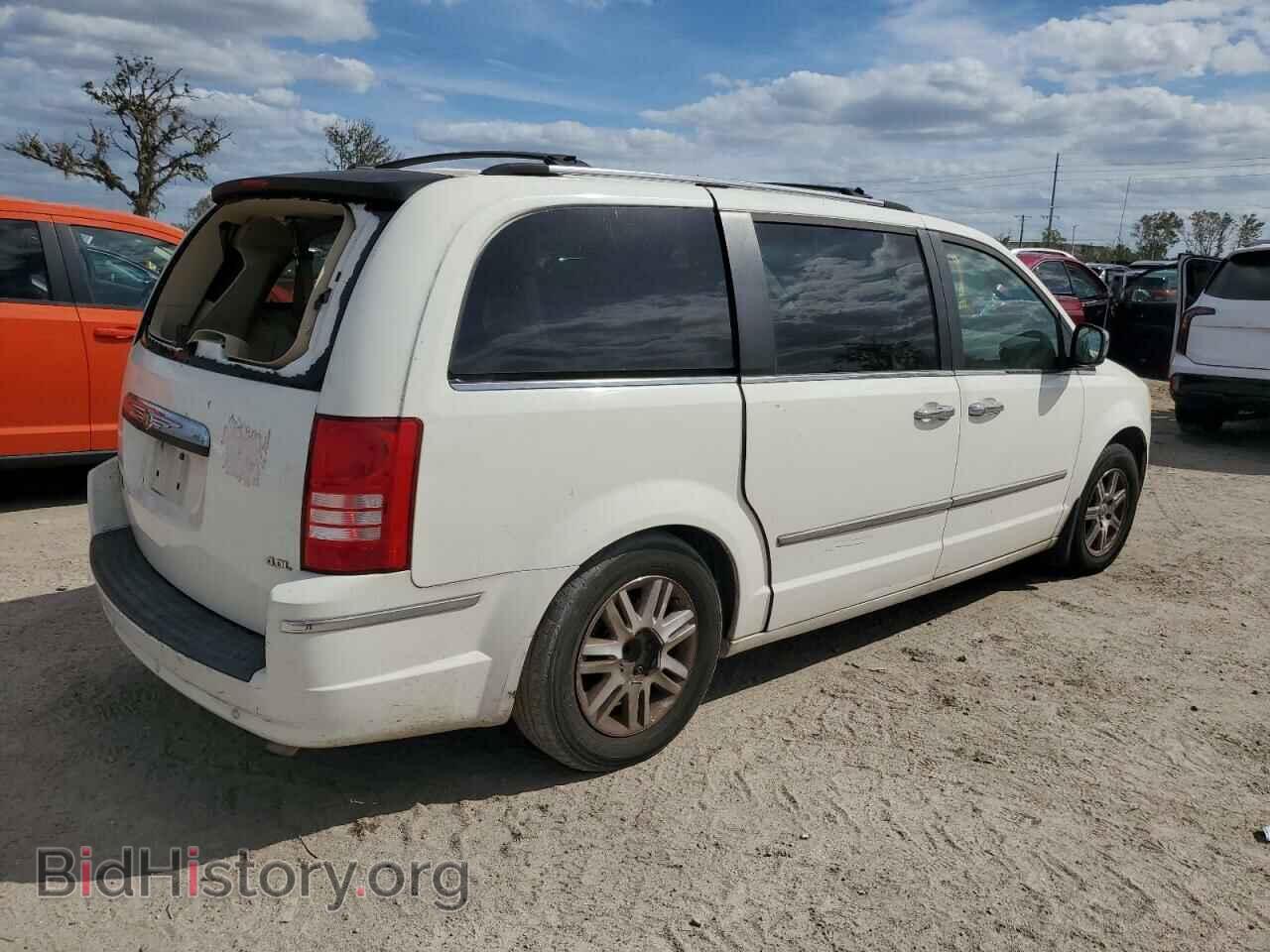 2008 CHRYSLER MINIVAN - VIN: 2A8HR64X98R691672 - Фото 3