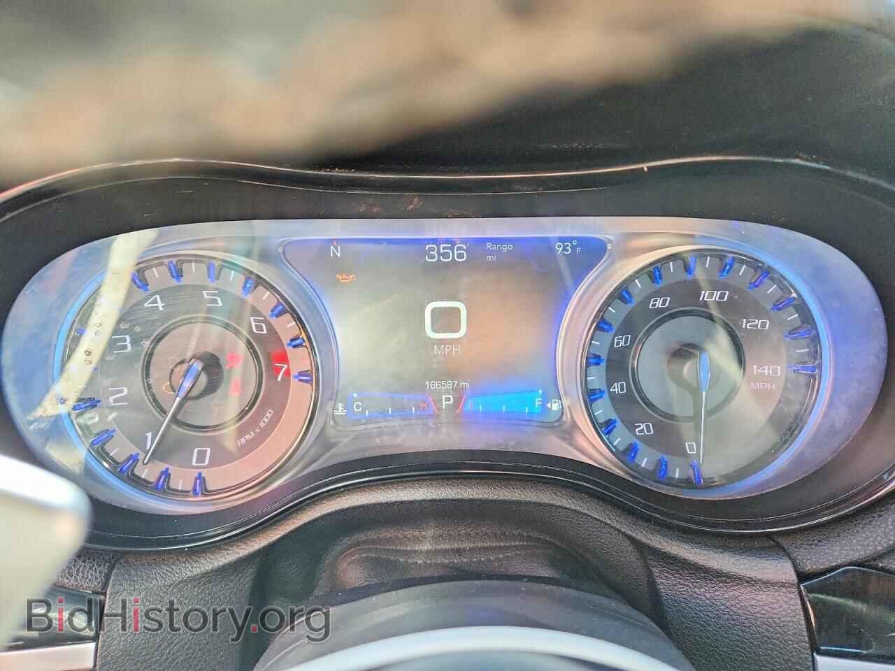 2019 CHRYSLER 300 - VIN: 2C3CCABG9KH585443 - Фото 9