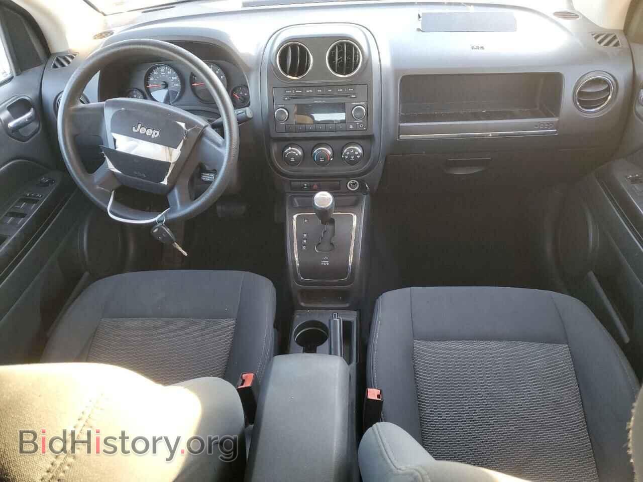 2010 JEEP COMPASS - VIN: 1J4NT4FB0AD595529 - Photo 8