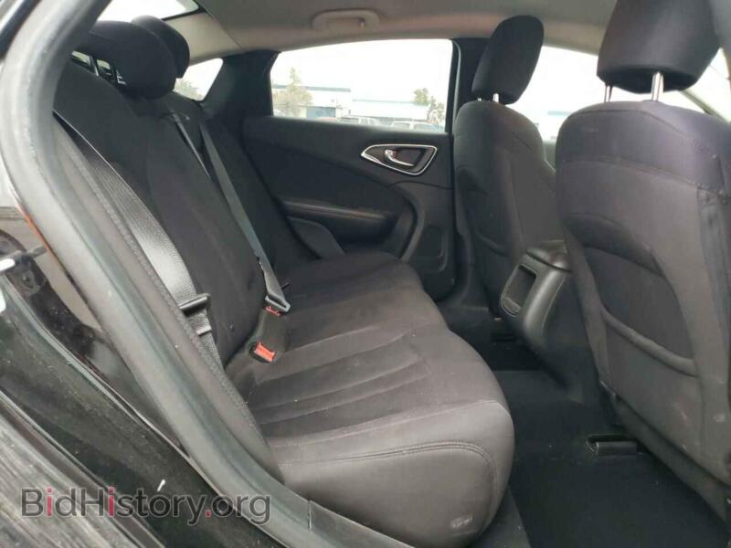 2015 Chrysler 200 (VIN 1C3CCCAB4FN634403) — photo 10 of 12