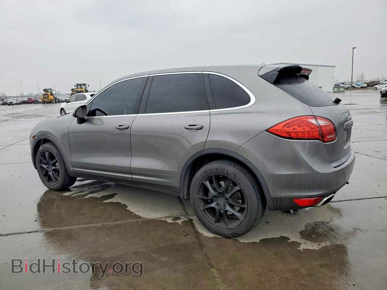 2011 PORSCHE CAYENNE - VIN: WP1AA2A27BLA06813 - Photo 2