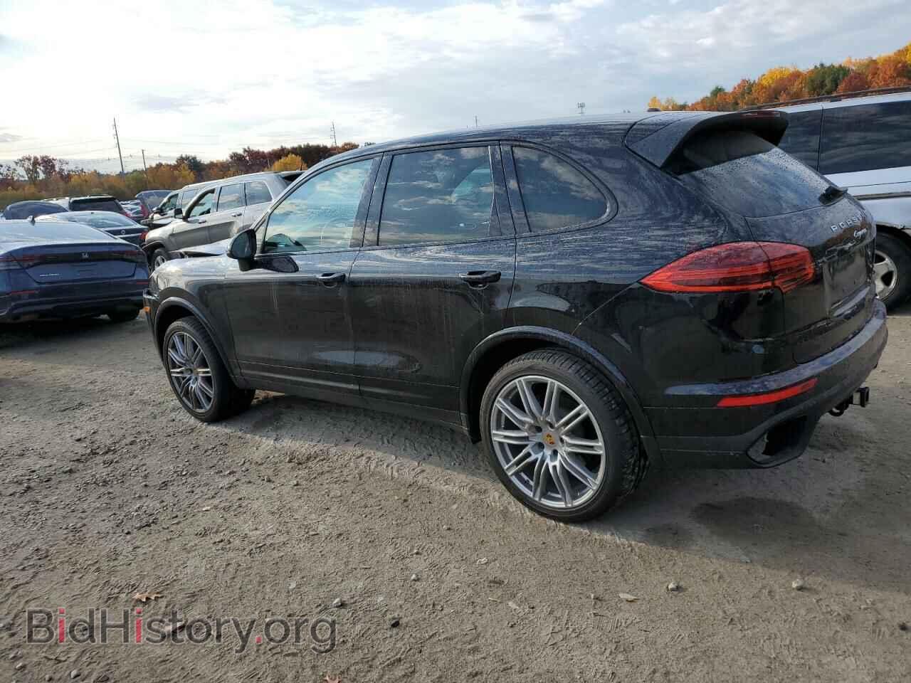 2017 PORSCHE CAYENNE - VIN: WP1AA2A29HKA83228 - Photo 2