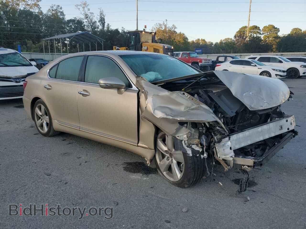 2011 LEXUS LS460 - VIN: JTHBL5EF3B5101872 - Photo 4
