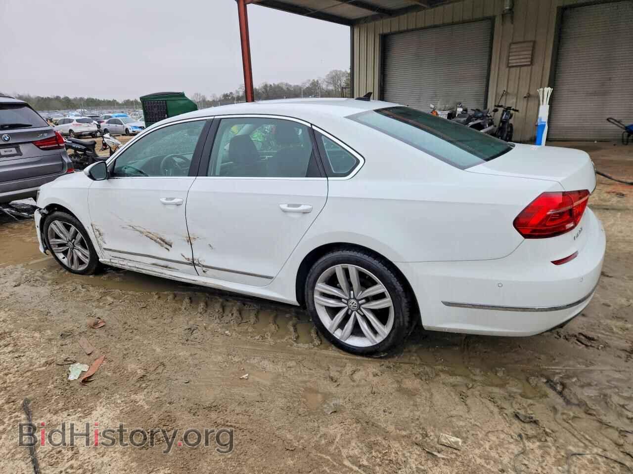 2016 VOLKSWAGEN PASSAT - VIN: 1VWCT7A36GC010950 - Фото 2