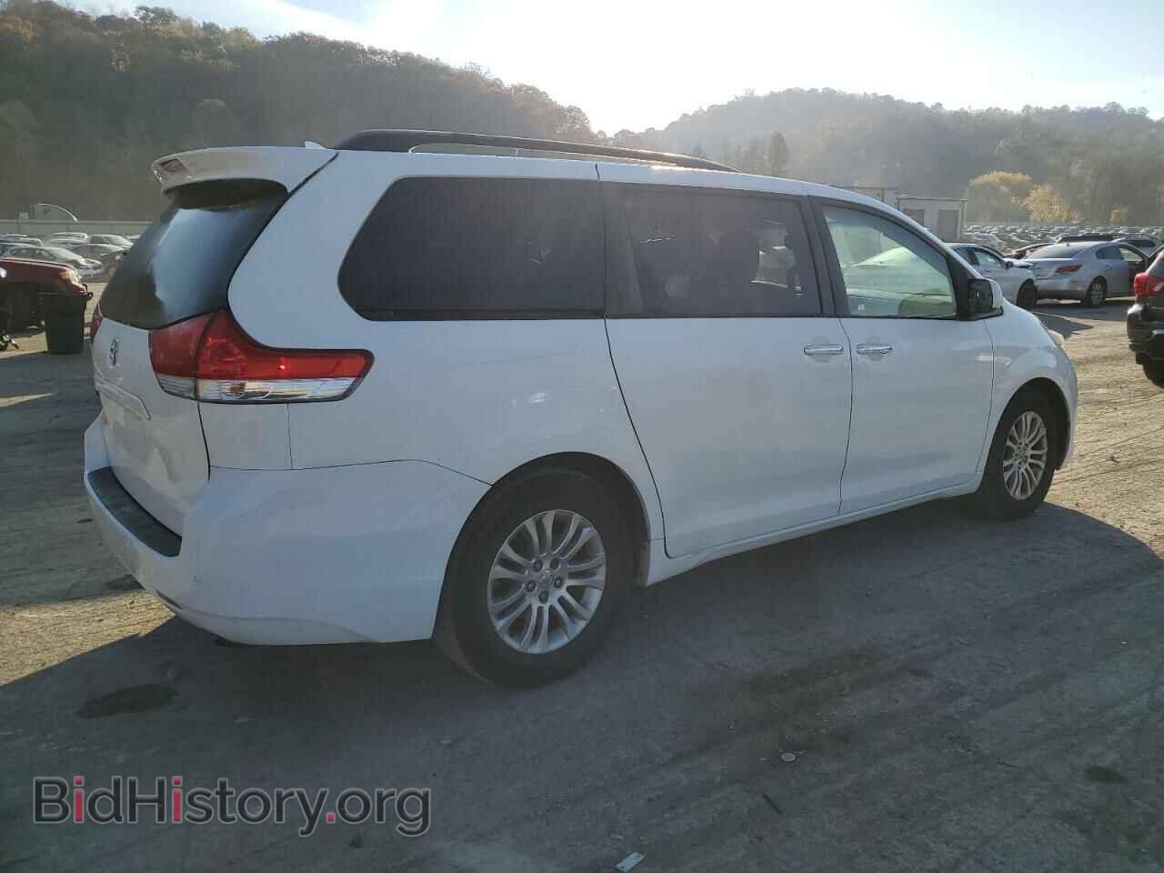 2011 TOYOTA All Models - VIN: 5TDYK3DC8BS042290 - Фото 3