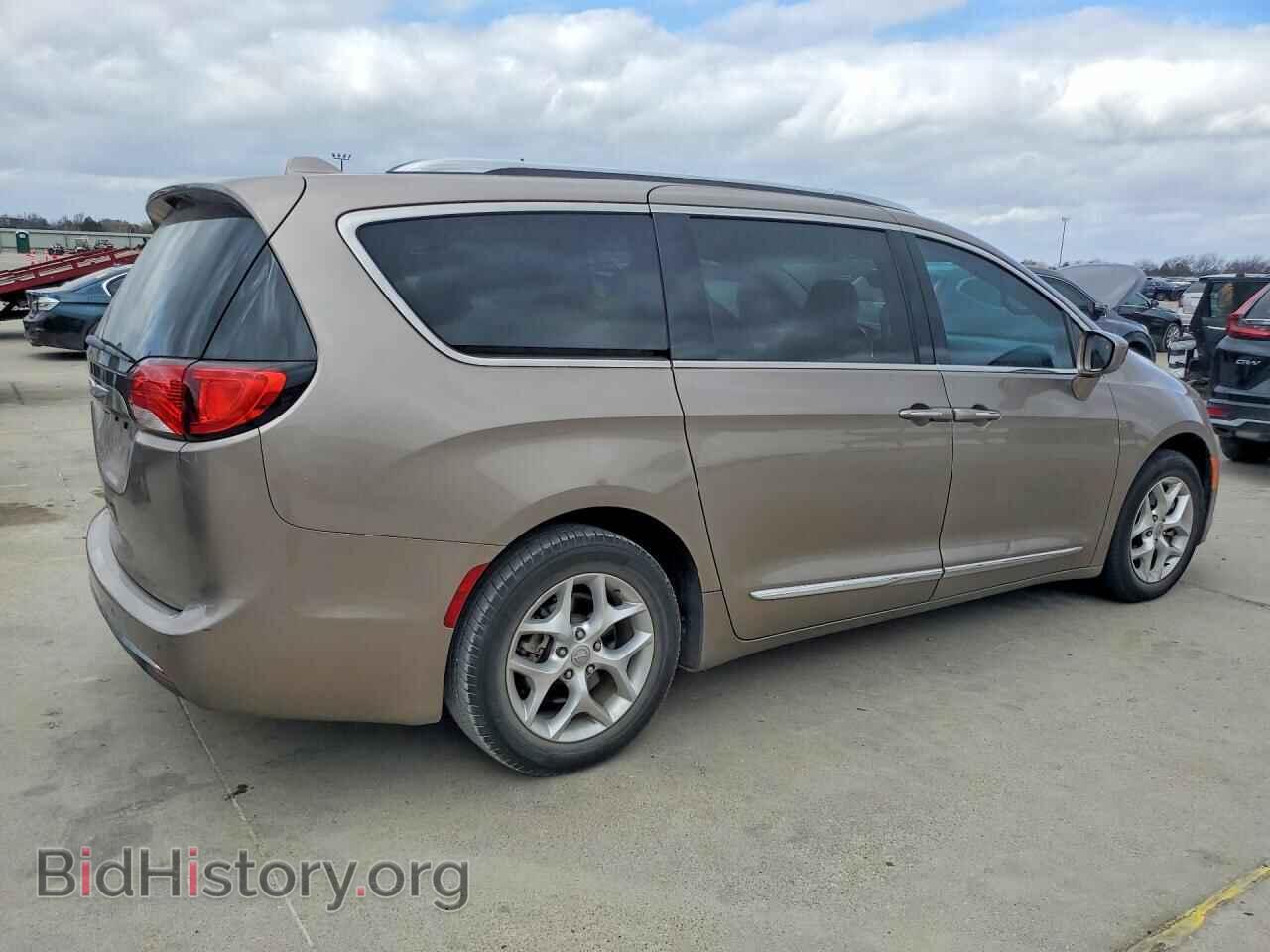 2017 CHRYSLER PACIFICA - VIN: 2C4RC1EGXHR759475 - Фото 3