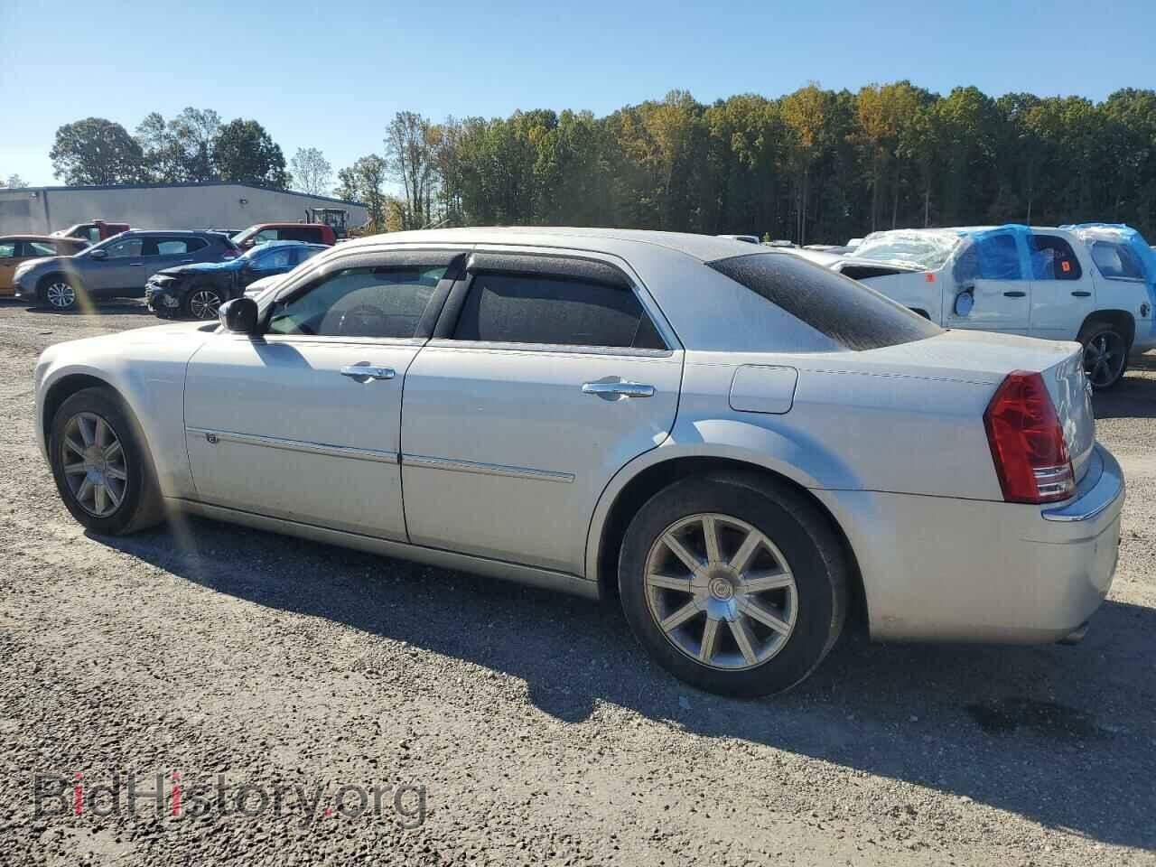 2010 CHRYSLER 300 - VIN: 2C3CA6CT3AH126633 - Фото 2