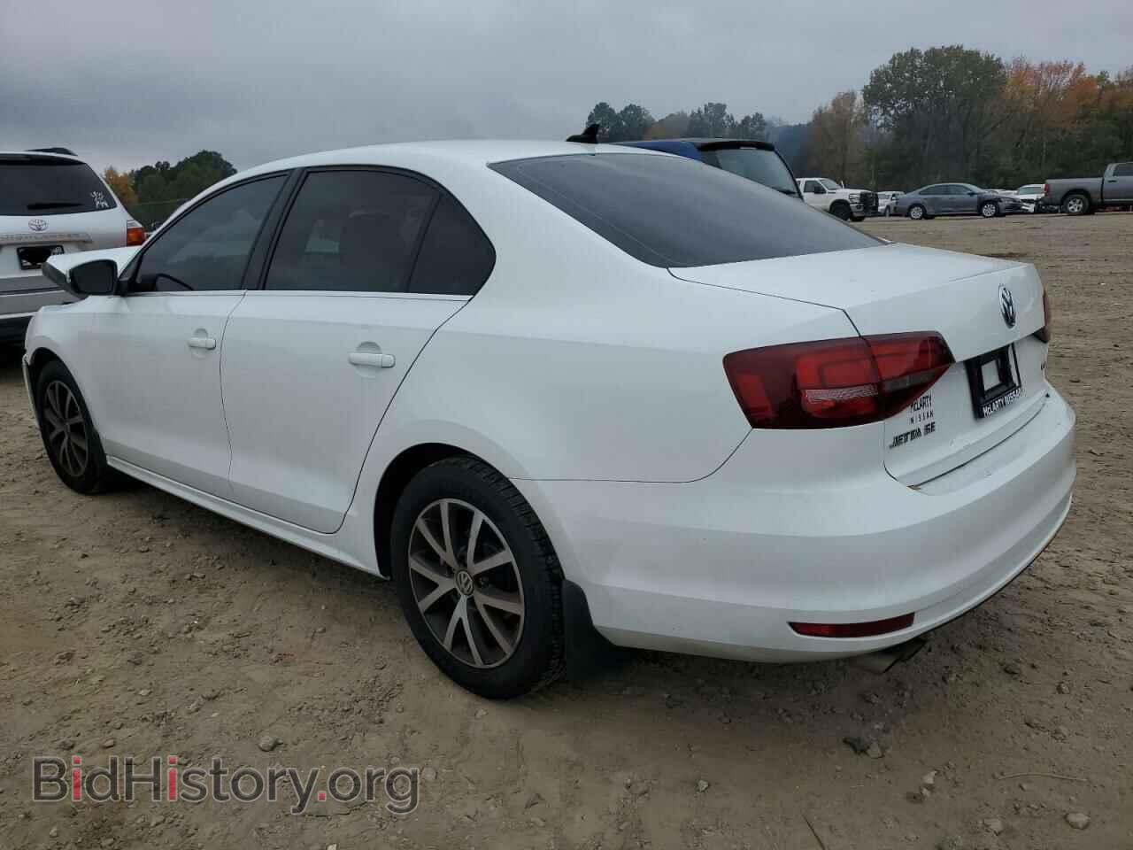 2017 VOLKSWAGEN JETTA - VIN: 3VWDB7AJ0HM357440 - Фото 2