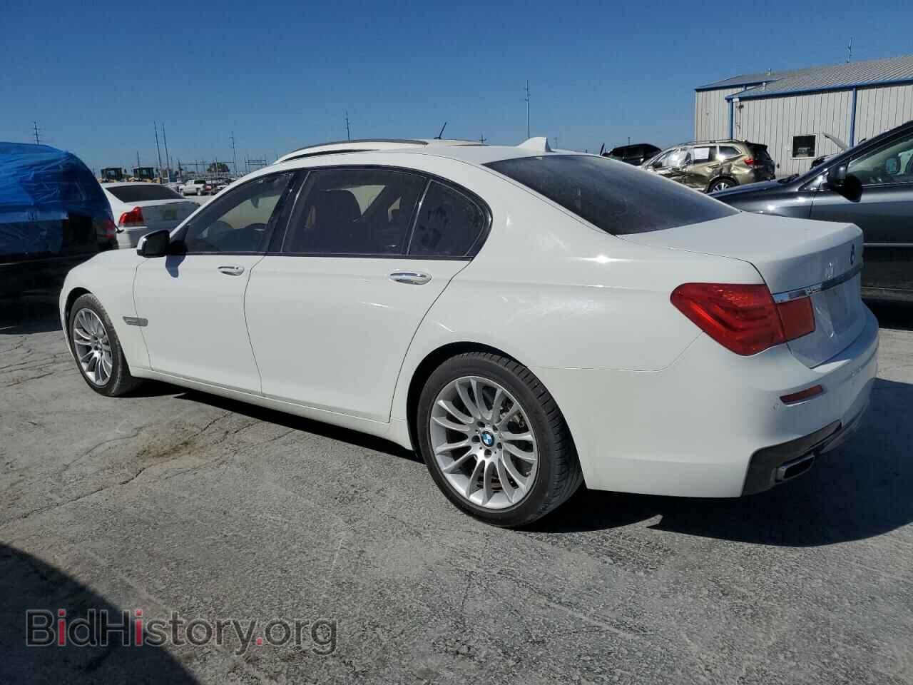 2012 BMW 7 SERIES - VIN: WBAKB8C51CC852429 - Фото 2