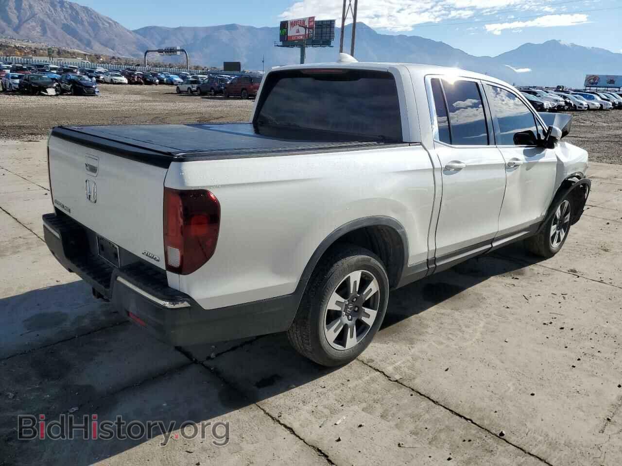 2017 HONDA RIDGELINE - VIN: 5FPYK3F61HB031885 - Фото 3
