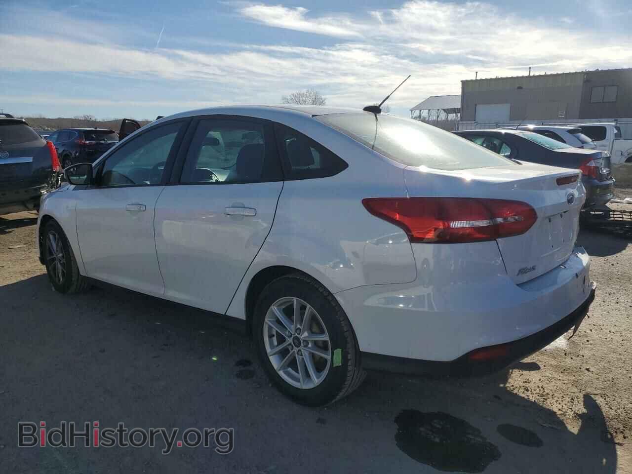 2017 FORD FOCUS - VIN: 1FADP3F23HL210695 - Фото 2