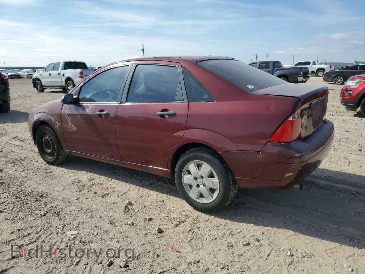 2007 FORD FOCUS - VIN: 1FAHP34N47W295395 - Фото 2