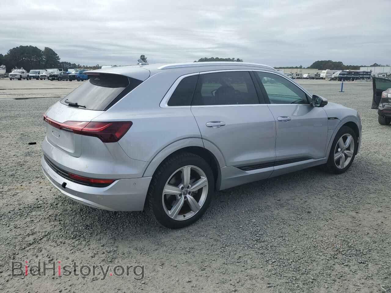 2019 AUDI E-TRON - VIN: WA1LAAGE8KB010276 - Photo 3