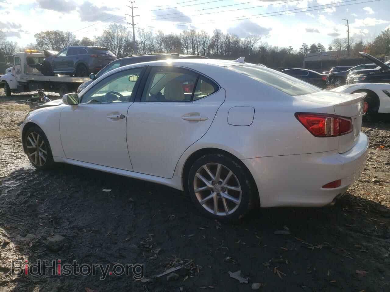 2011 LEXUS IS - VIN: JTHCE5C22B5000417 - Фото 2