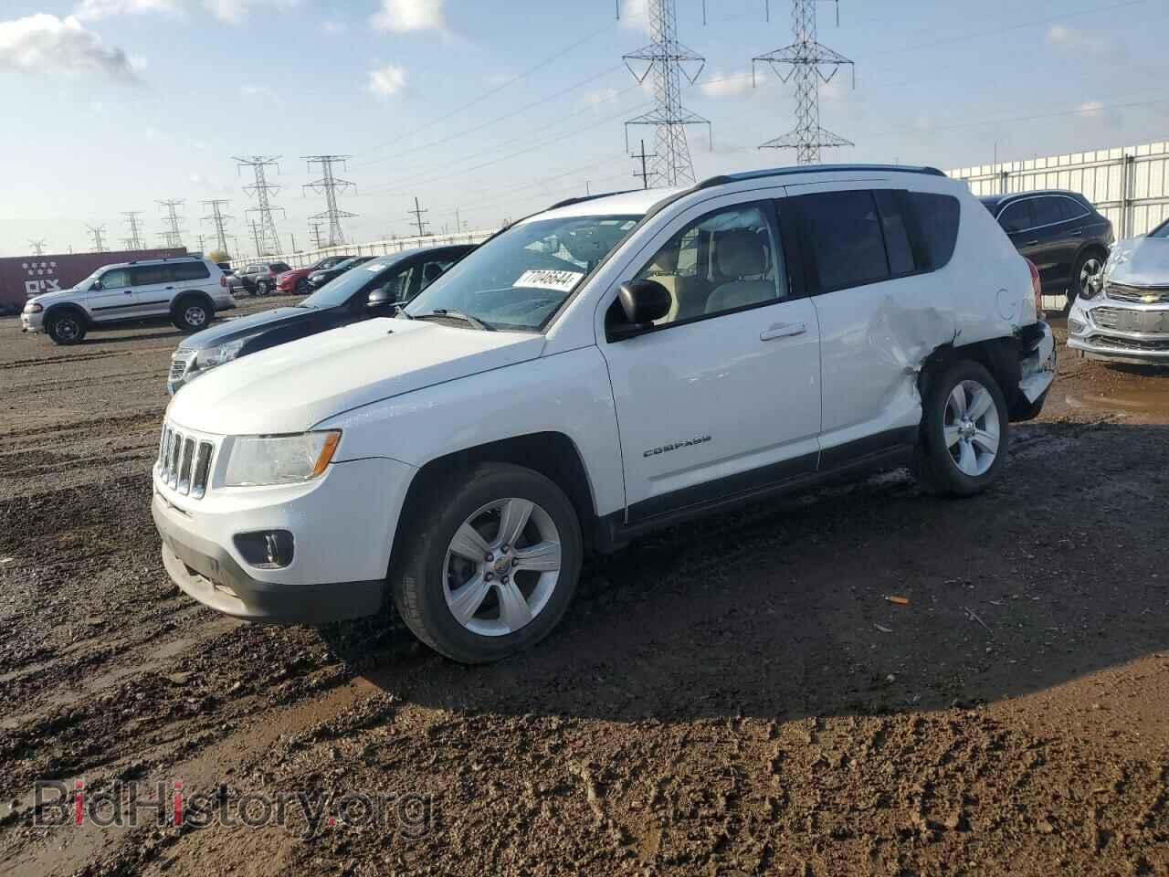 Photo 1J4NT1FA2BD230700 - JEEP COMPASS 2011