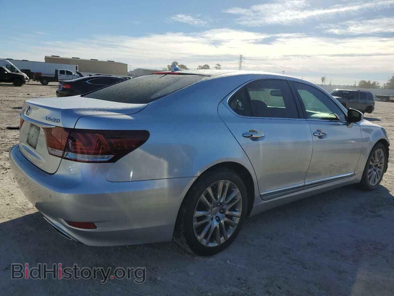 2013 LEXUS LS460 - VIN: JTHBL5EF6D5121701 - Photo 3
