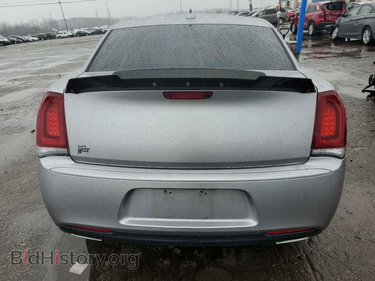 2018 CHRYSLER 300 - VIN: 2C3CCABG7JH249451 - Фото 6
