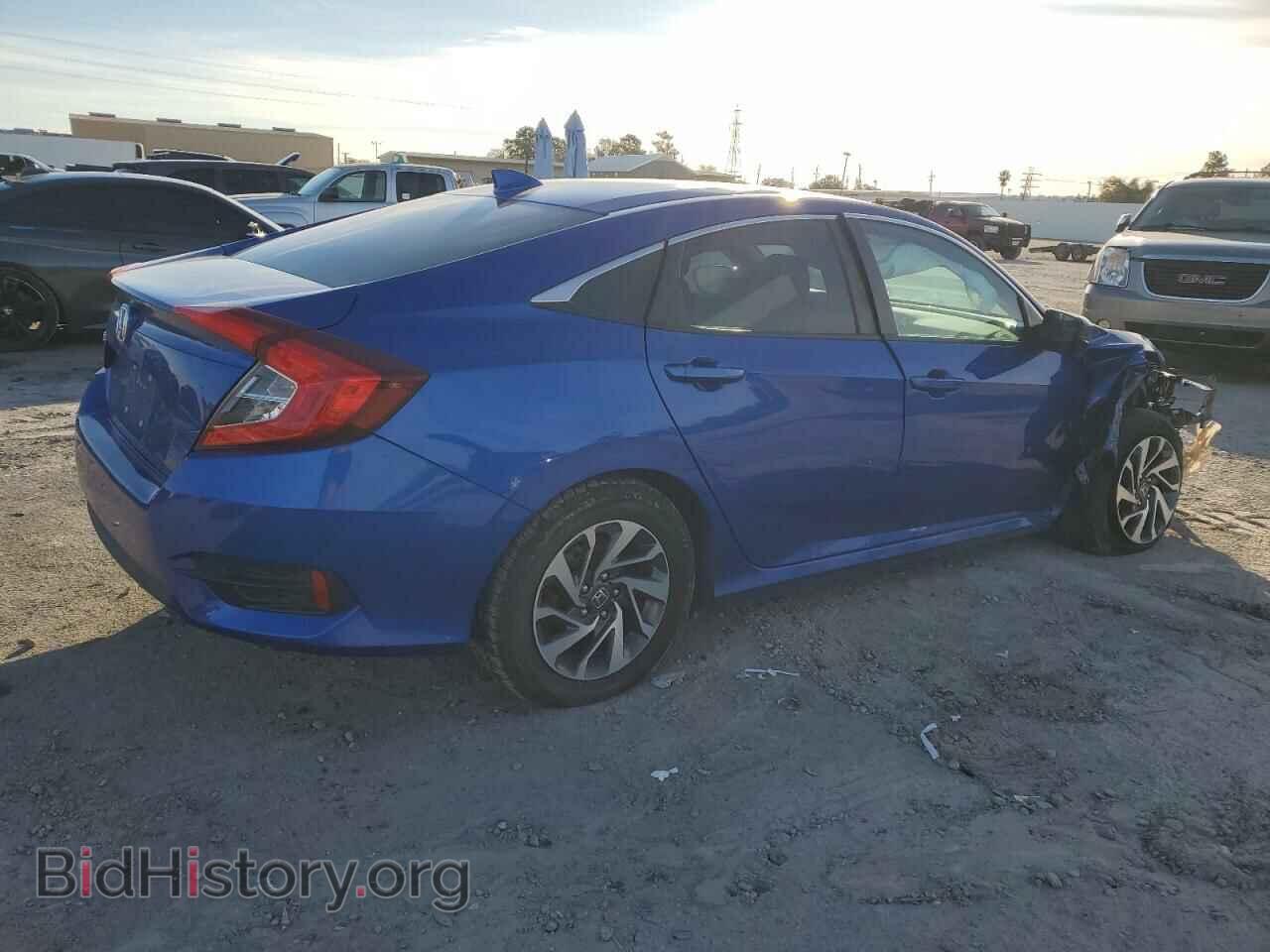 2017 HONDA CIVIC - VIN: 19XFC2F7XHE011785 - Фото 3