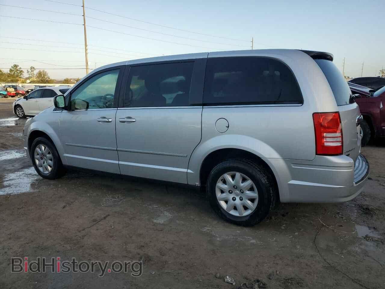 2009 CHRYSLER MINIVAN - VIN: 2A8HR44E09R556150 - Фото 2