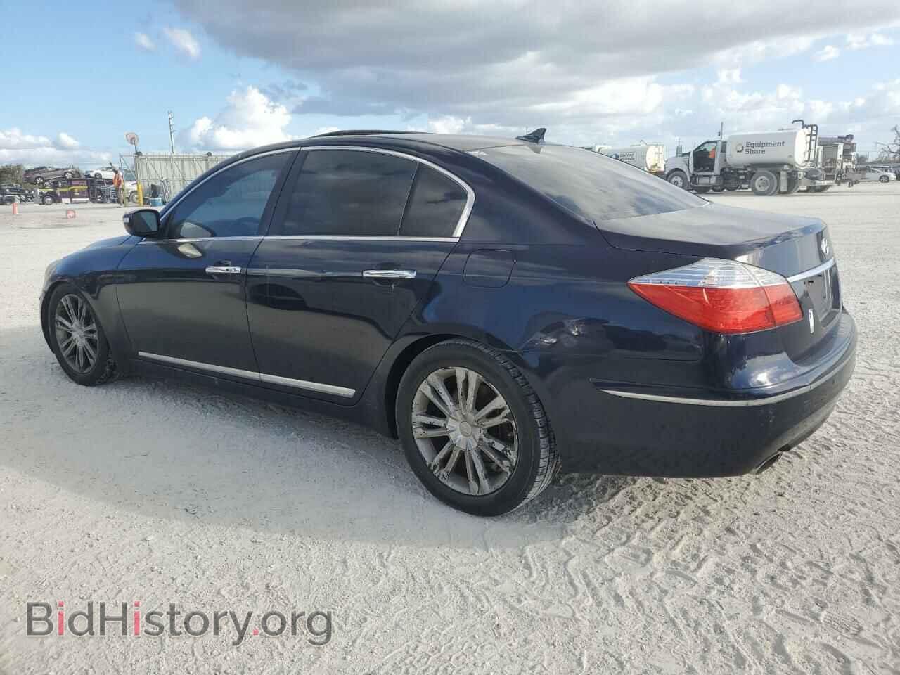 2011 HYUNDAI GENESIS - VIN: KMHGC4DF7BU139819 - Фото 2