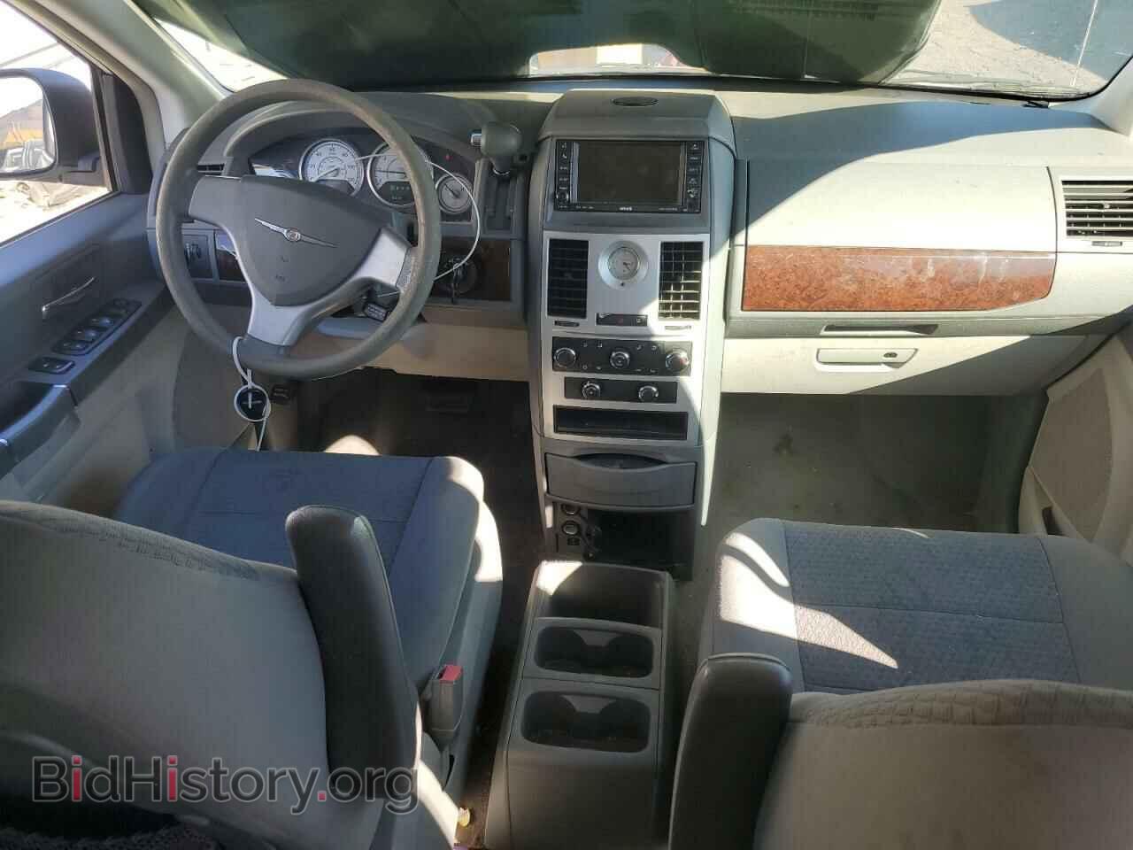 2010 CHRYSLER MINIVAN - VIN: 2A4RR2D18AR344804 - Фото 8