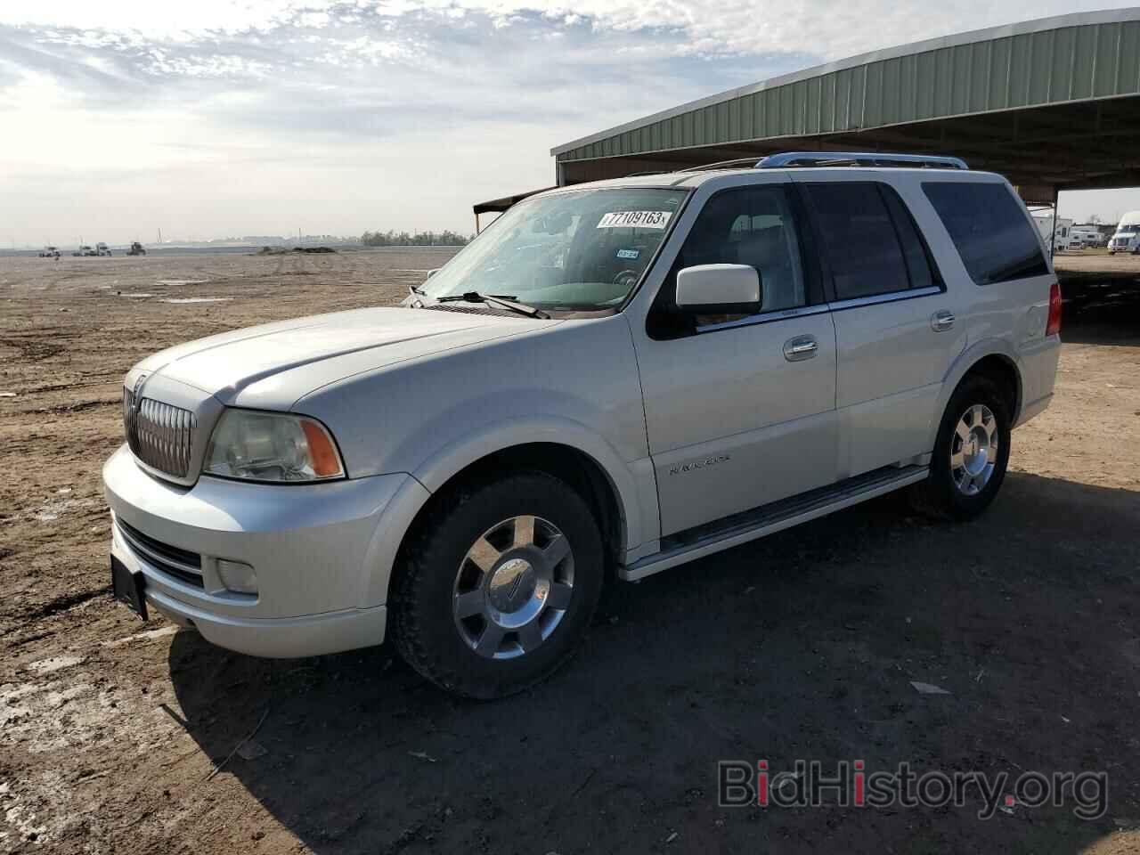 Photo 5LMFU27506LJ18173 - LINCOLN NAVIGATOR 2006