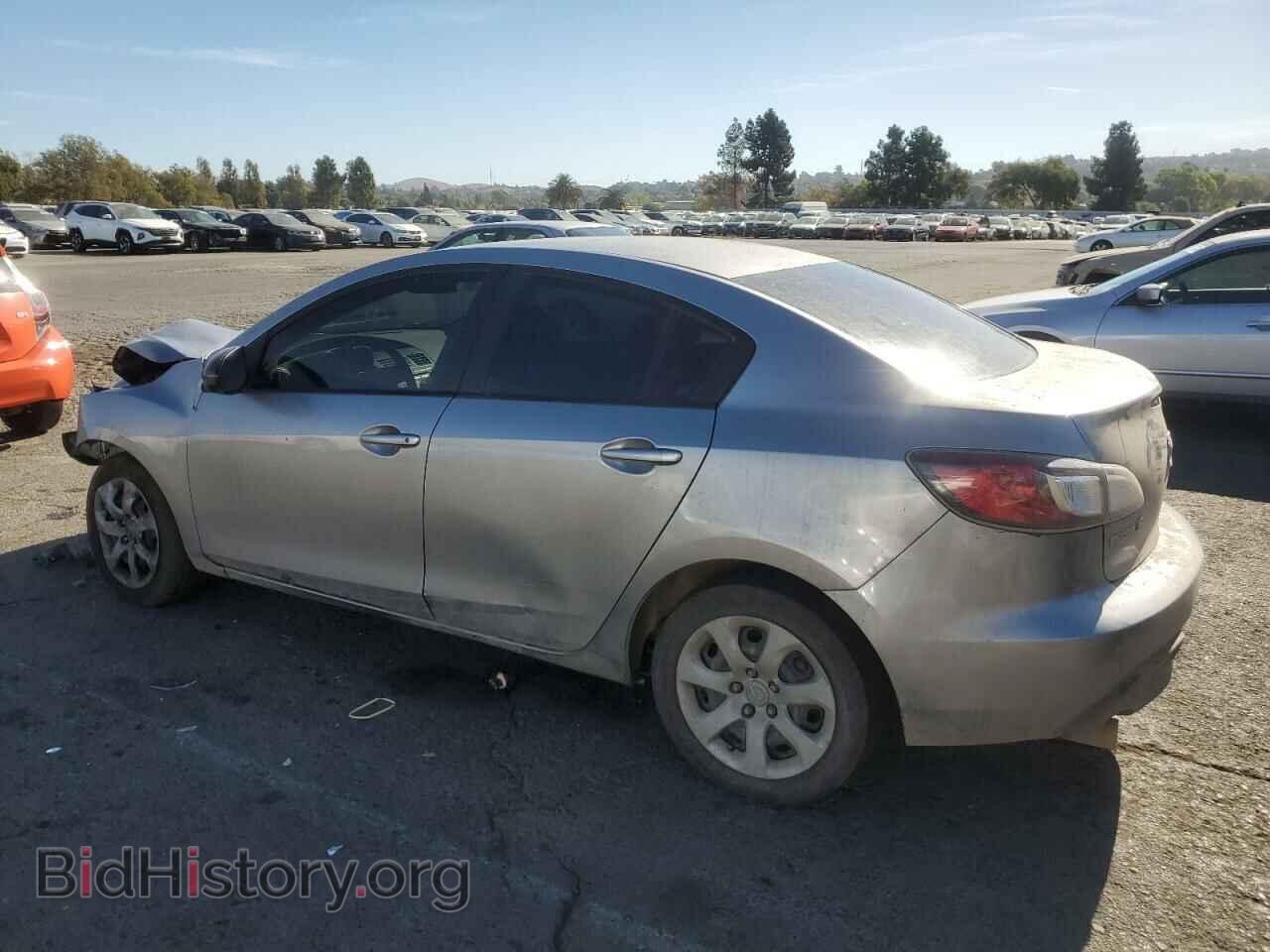 2011 MAZDA 3 - VIN: JM1BL1UF8B1378956 - Фото 2