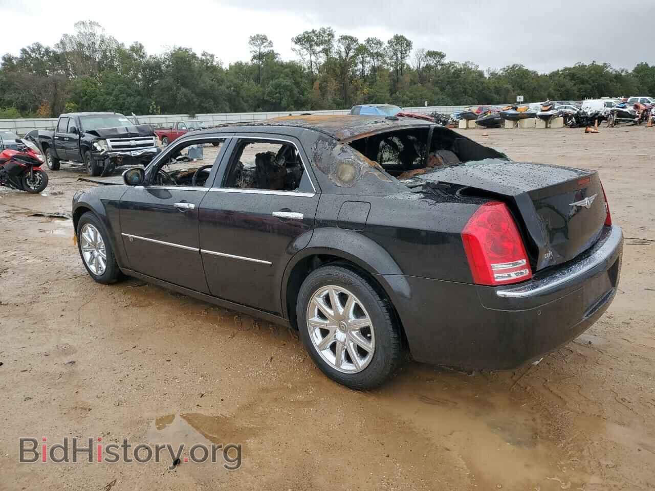 2010 CHRYSLER 300 - VIN: 2C3CA6CT6AH145208 - Фото 2