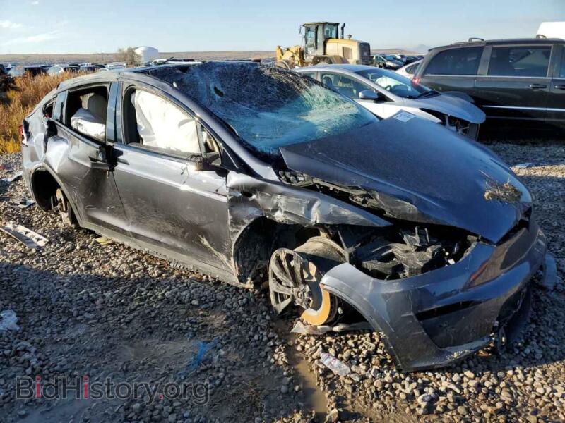 2022 Tesla MODEL X (VIN 7SAXCBE60NF355759) — photo 4 of 12